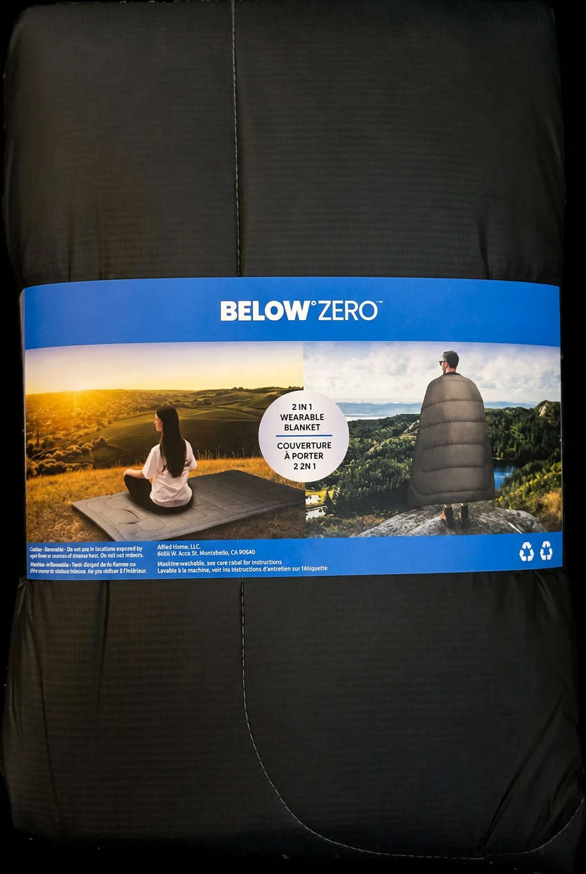 Below Zero 2-in-1 Wearable Outdoor Blanket in Grey, 137 x 193 cm