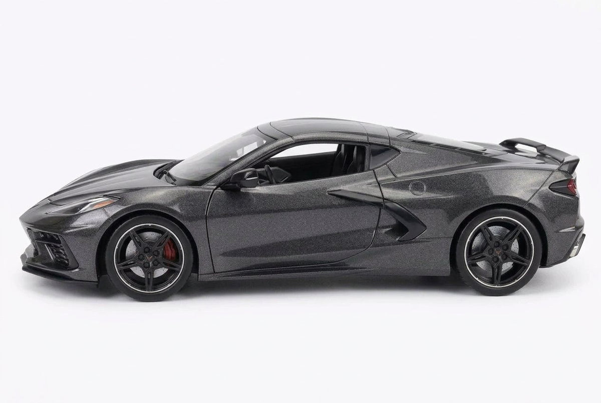 Grey Maisto 2020 Corvette Stingray Z51 1:18 die-cast model side profile