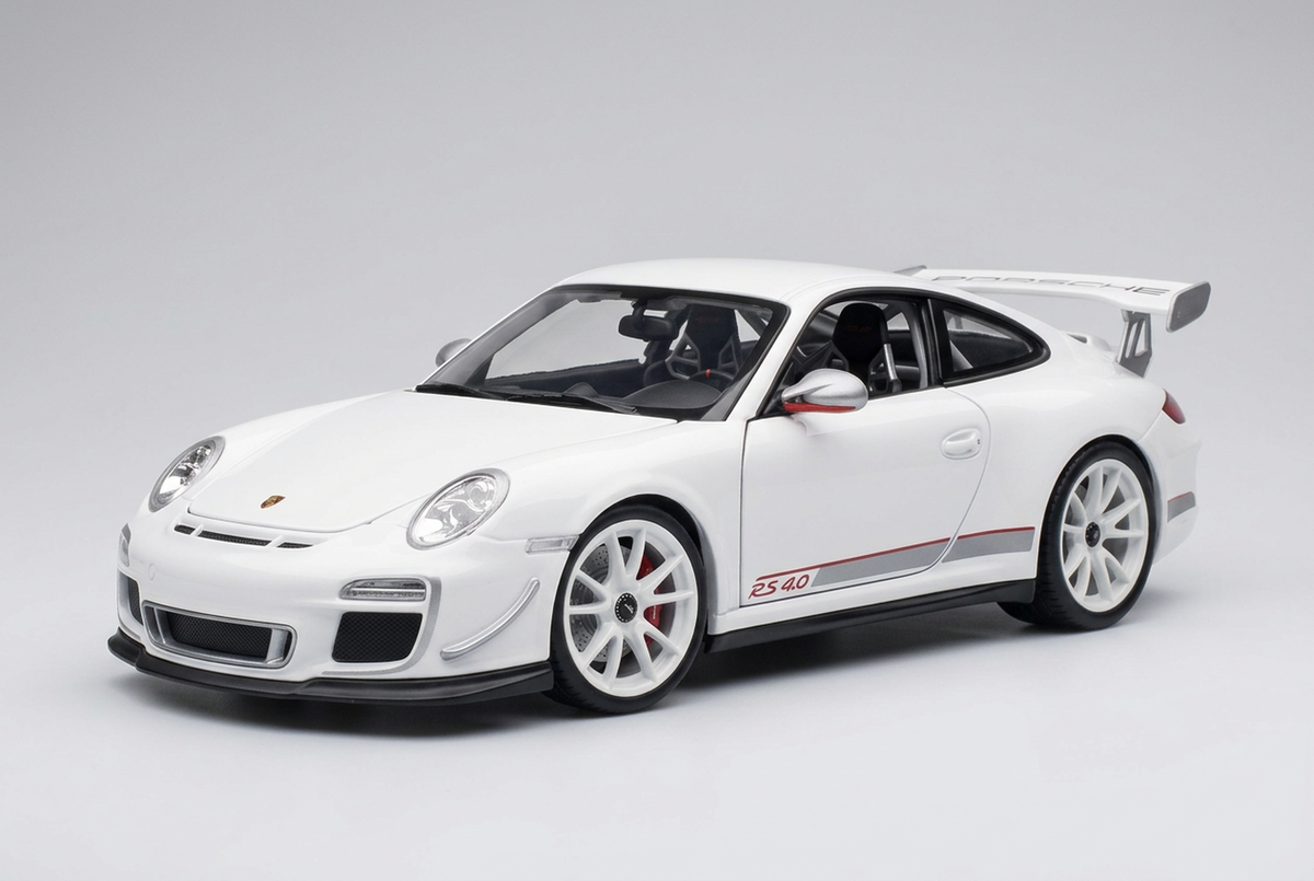 White Maisto Porsche 911 GT3 RS 4.0 1:18 die-cast model car with RS 4.0 side graphics and rear wing
