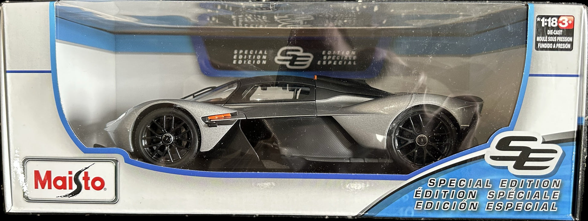 Maisto Special Edition silver 1:18 die-cast toy car in box