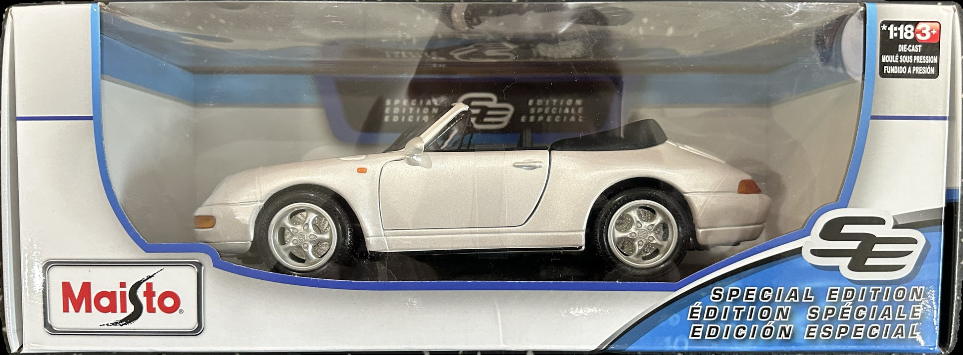 Maisto Special Edition white and silver convertible 1:18 die-cast toy car in box